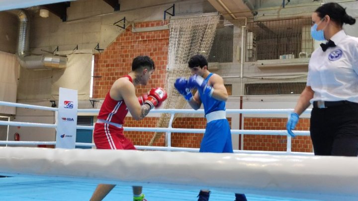 AÇ: Azərbaycan boksçuları çempionluğun bir addımlığında