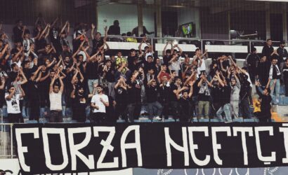Polis “Neftçi”nin azarkeşlərini stadiondan çıxardı